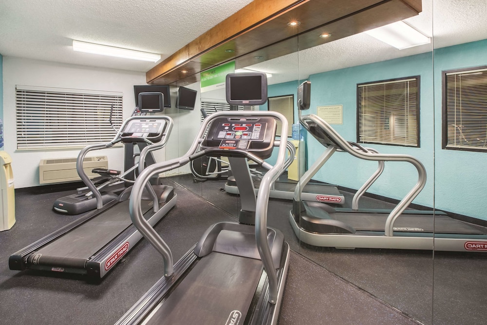La Quinta Inn & Suites by Wyndham Erie 33/51
