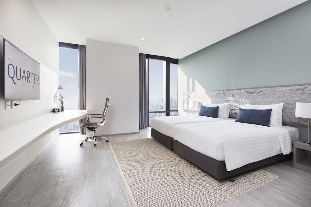 The Quarter Hotel Ari 11/50