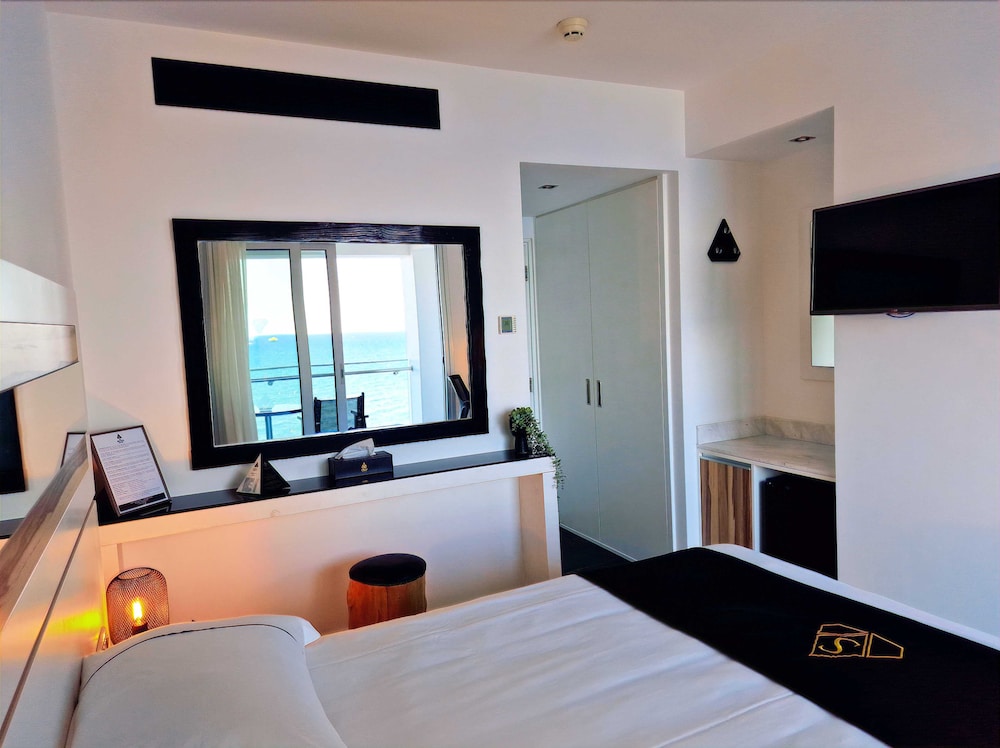 Classic, Double Bed, Sea View, Balcony