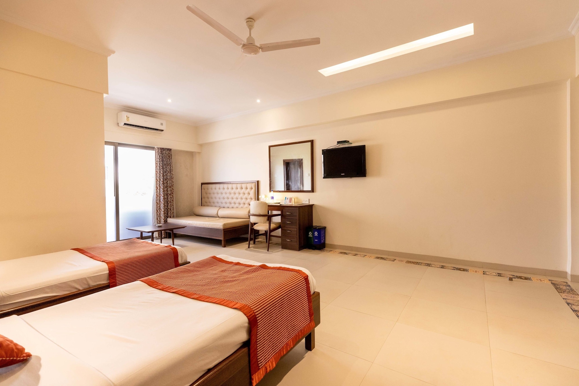 Deluxe Room (1 Double Bed) - Package Rate