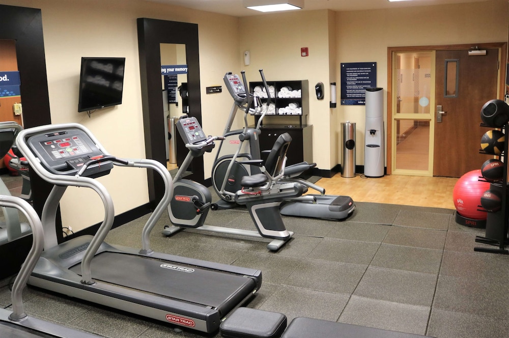 Hampton Inn & Suites Fremont 29/46