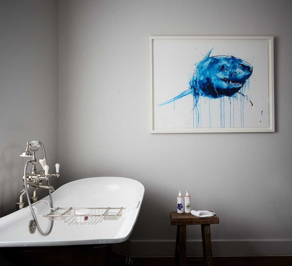 Artist Residence London 28/50