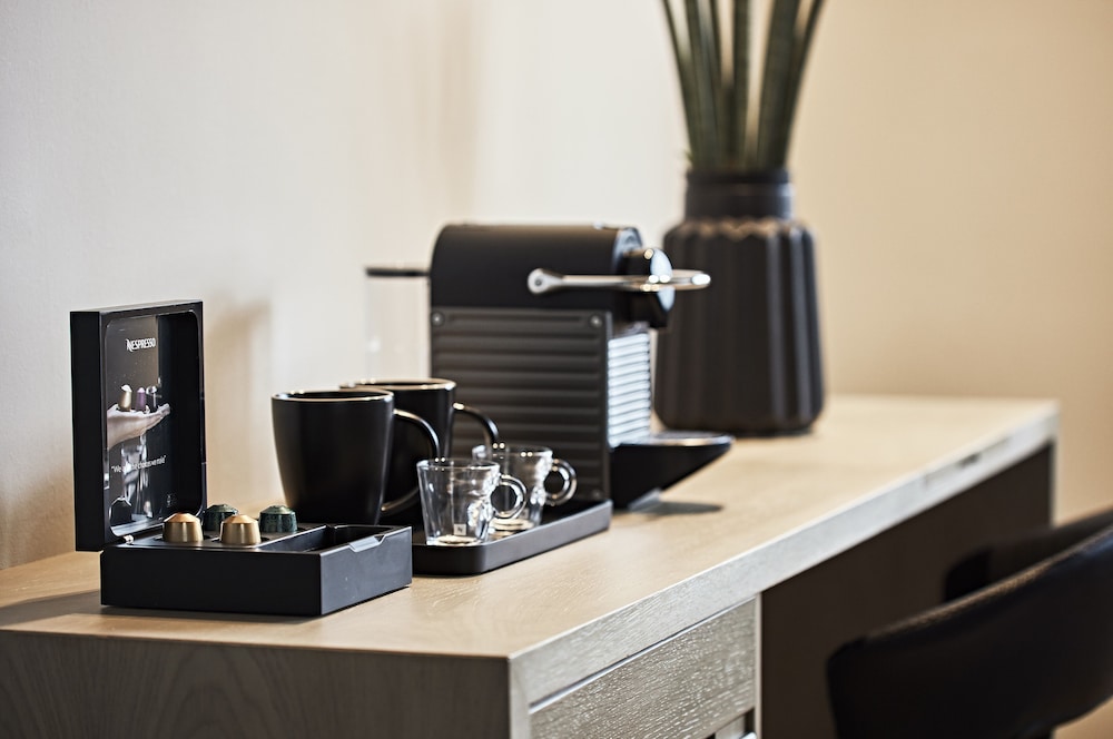 Cama Luxury Suites 35/58