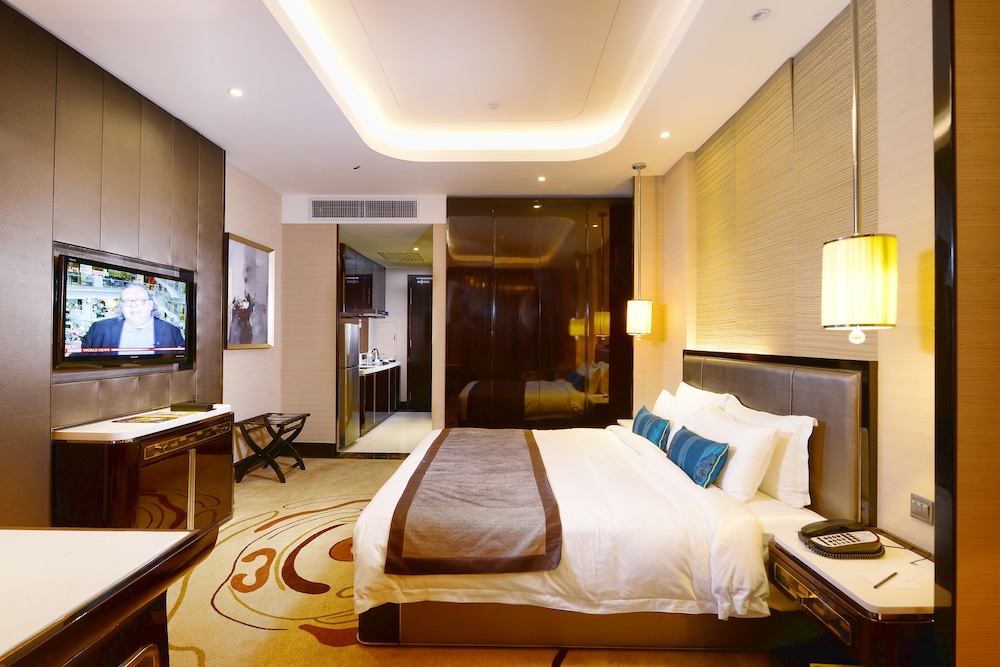 Pacific Regency Hotel Suites 24/70