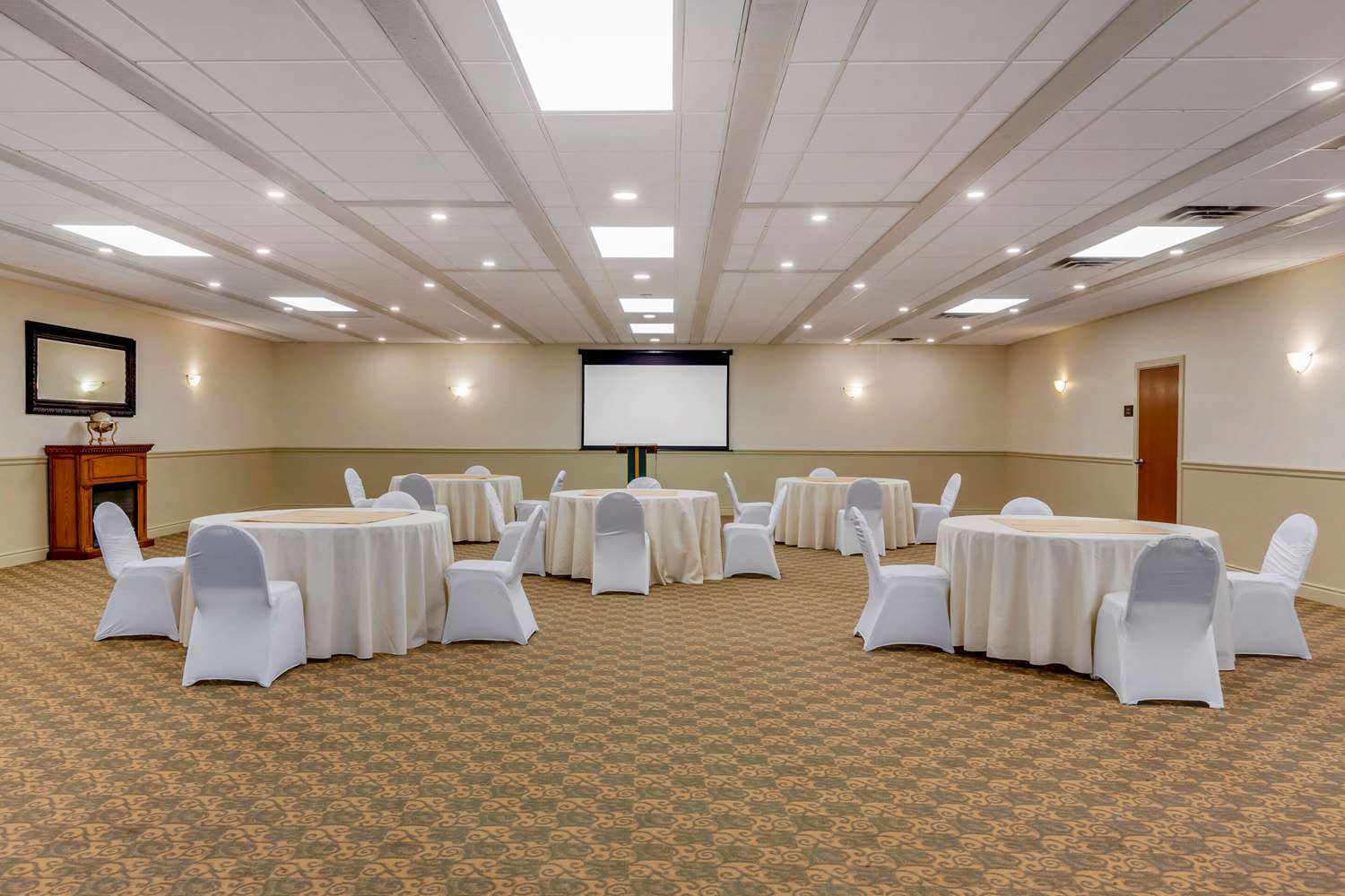 Comfort Inn & Suites Thousand Islands Harbour District 16/18
