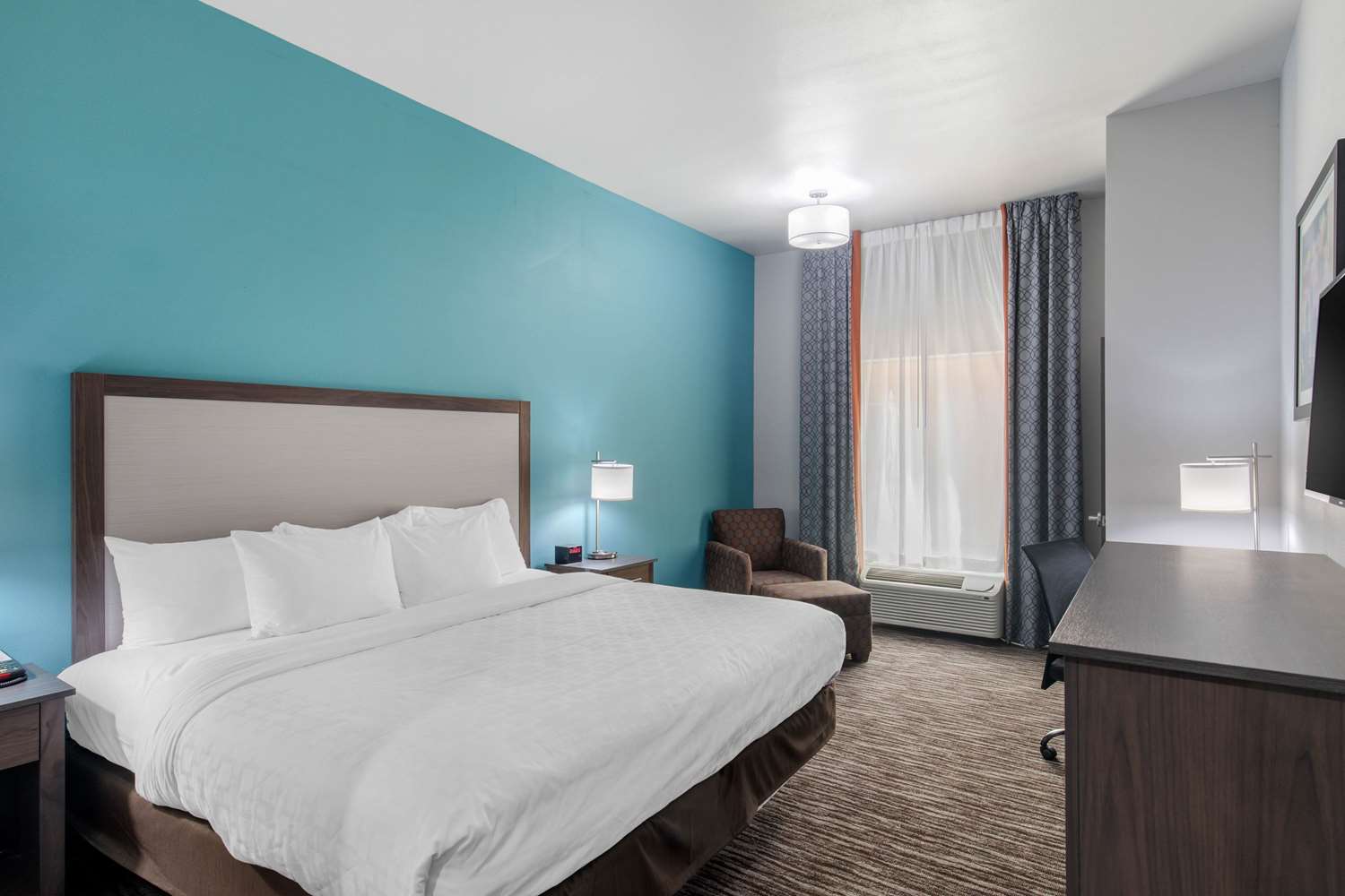 Clarion Inn & Suites Dfw North 17/49