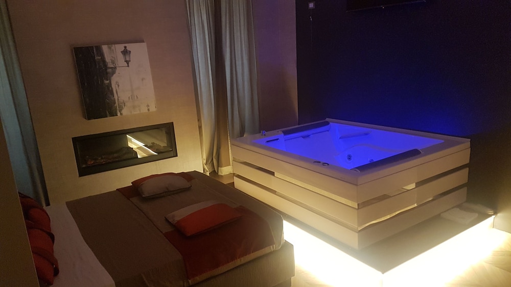 San Carlo Suite 52/71