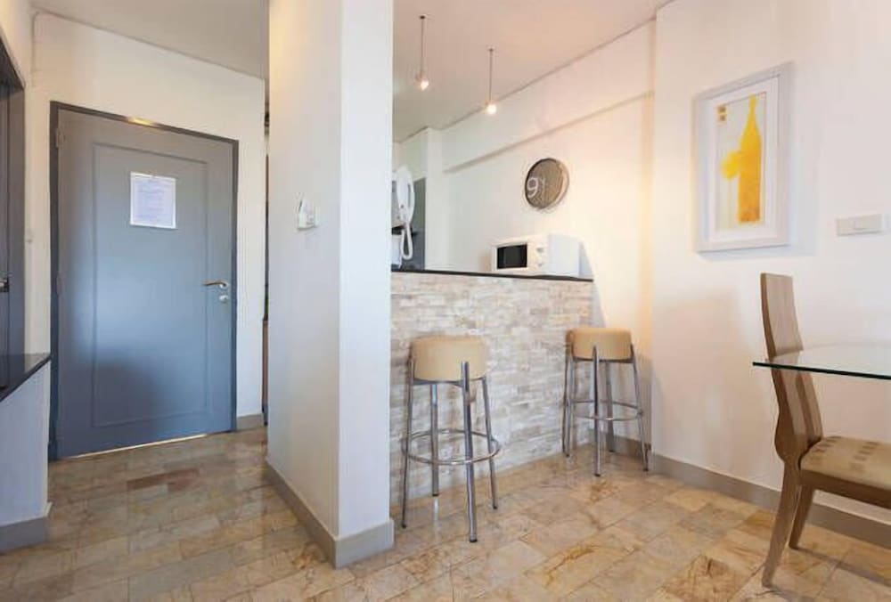Galare Thong Tower 48/74