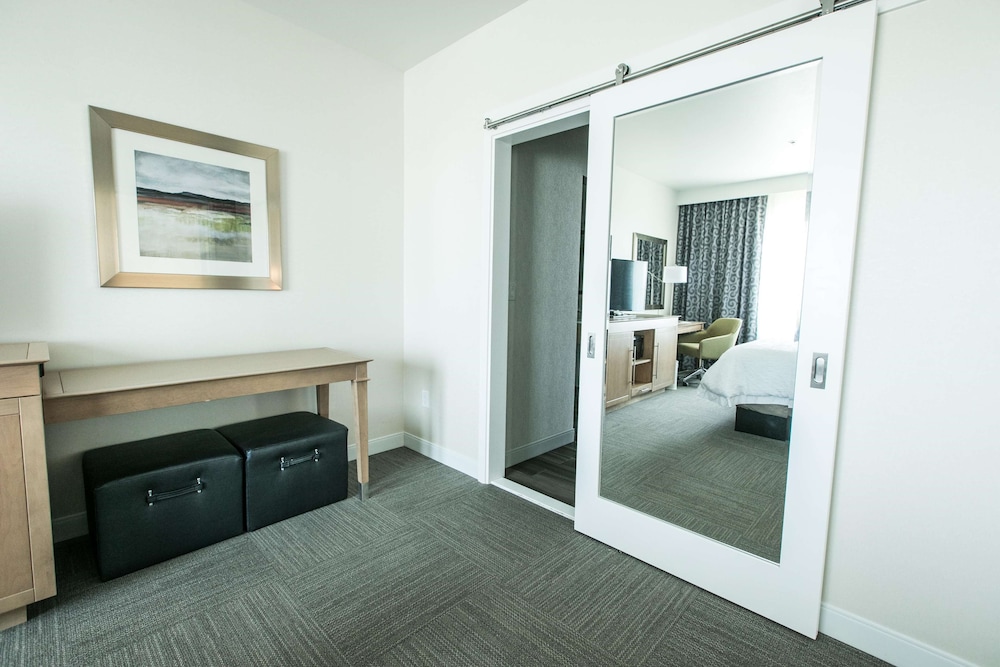 Hampton Inn & Suites Tempe/Phoenix Airport 25/68