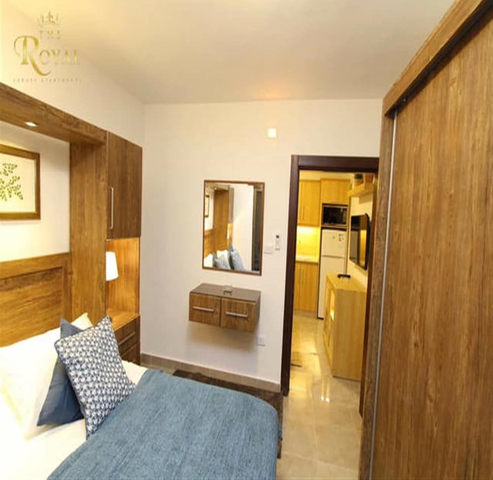 The Royal Luxury Apartments & studios 18/50