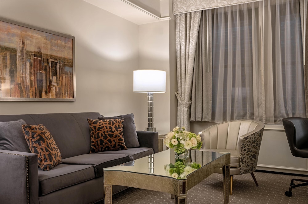 Warwick Hotel New York 43/61