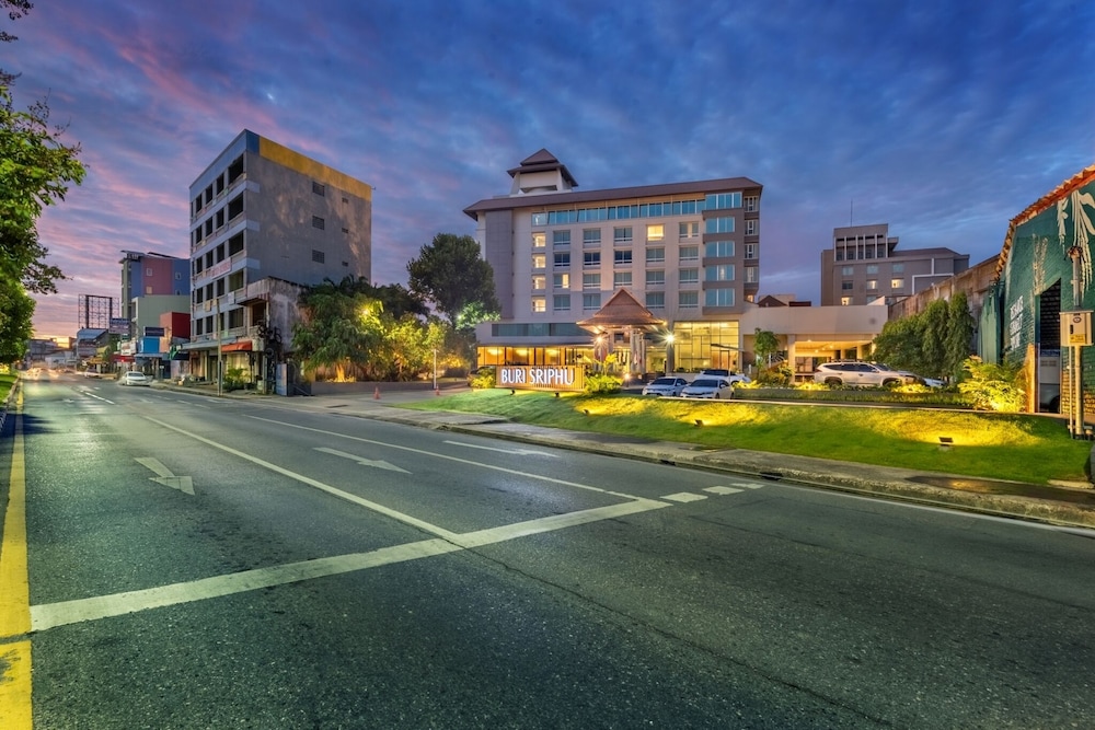 Buri Sriphu Hotel 62/66