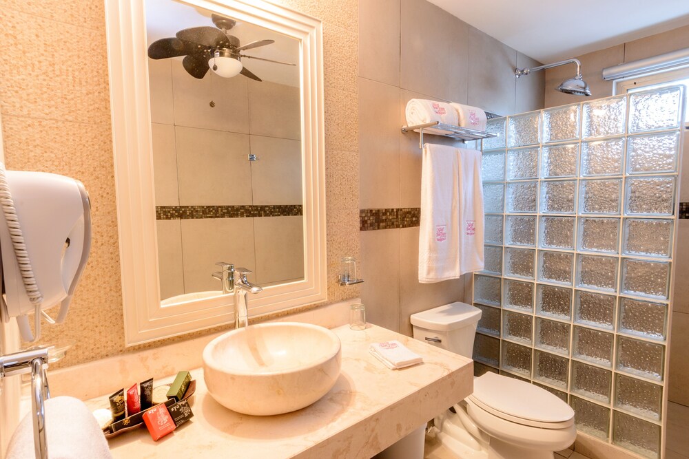 Hotel Boutique Real San Juan Center 63/67