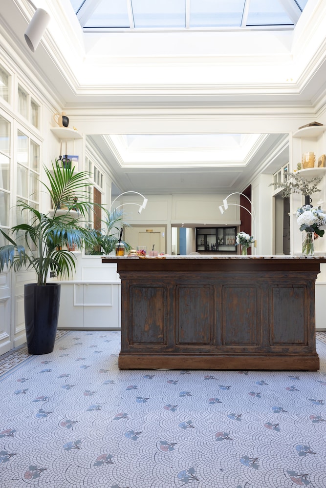 lobby