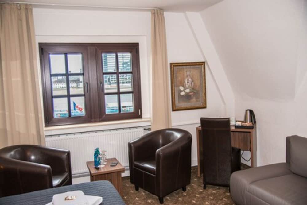 Lowenbrau Koln Hotel Restaurant 27/50