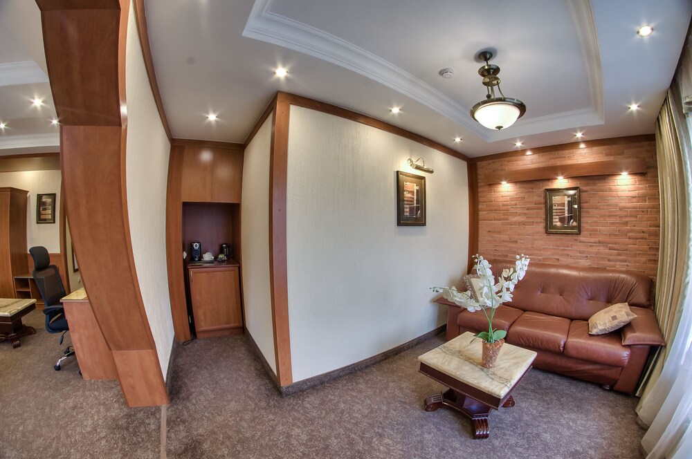Uyut Hotel 54/69