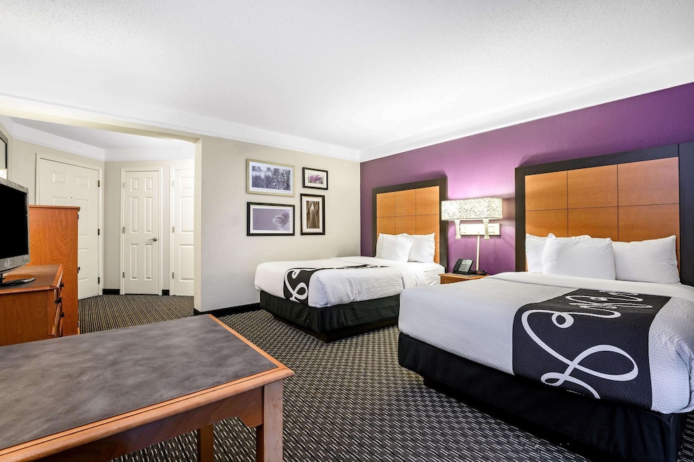 La Quinta Inn & Suites by Wyndham Myrtle Beach Broadway Area 17/54