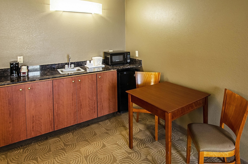 Comfort Inn Suites Santee 9/39