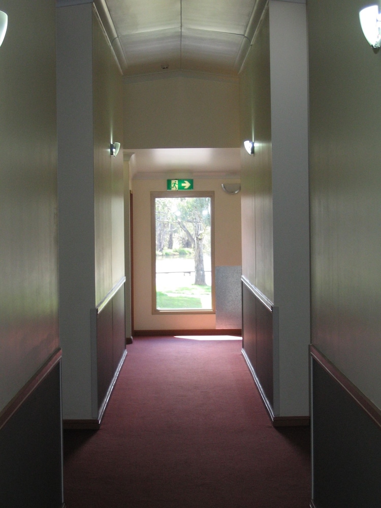 Forbes Victoria Inn 29/55