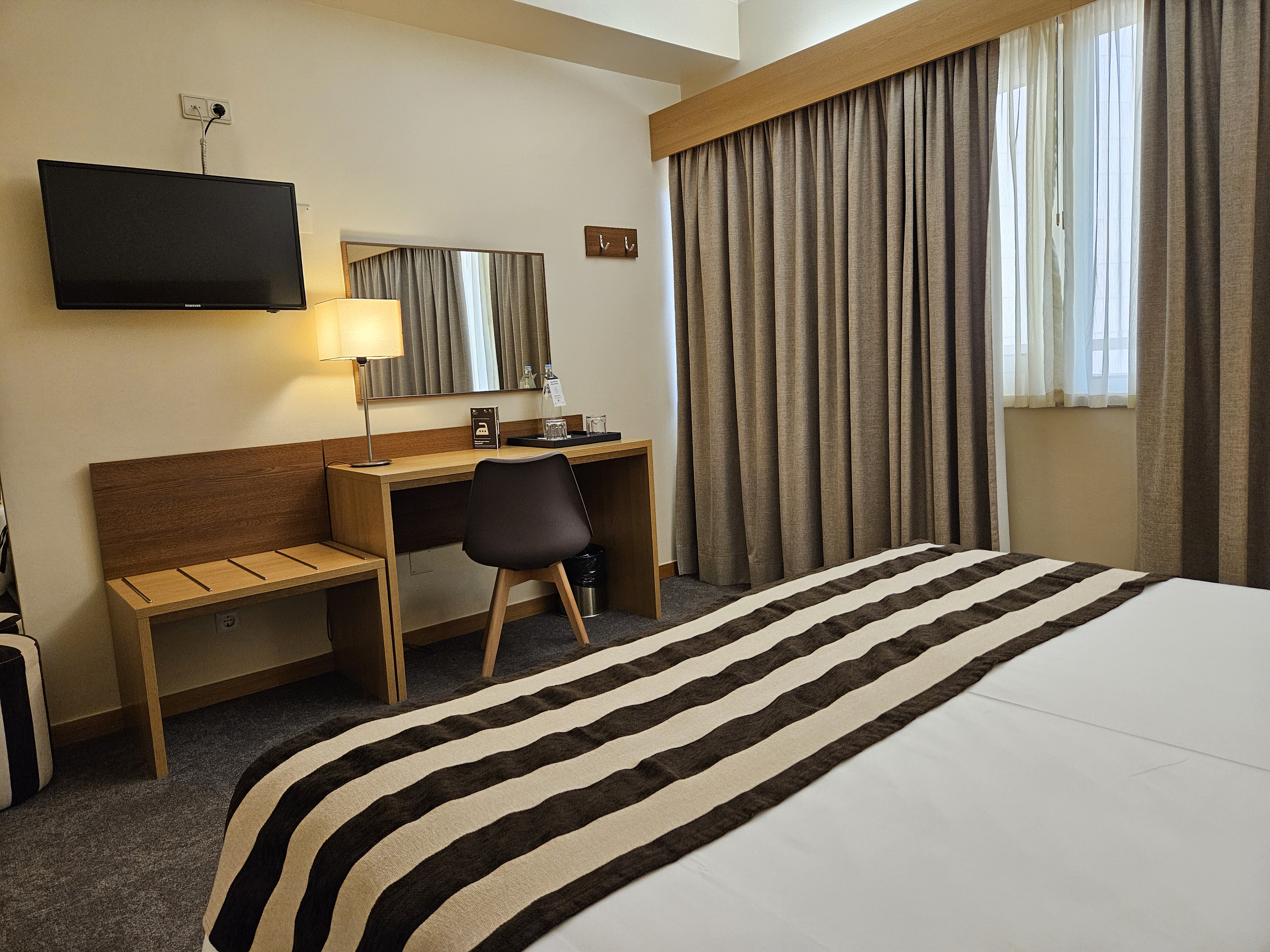 Room, Double or Twin Bed