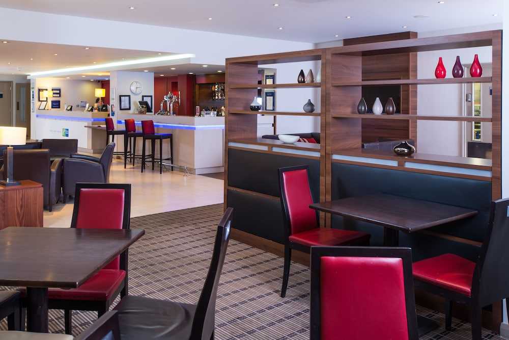 Holiday Inn Express Taunton 34/55