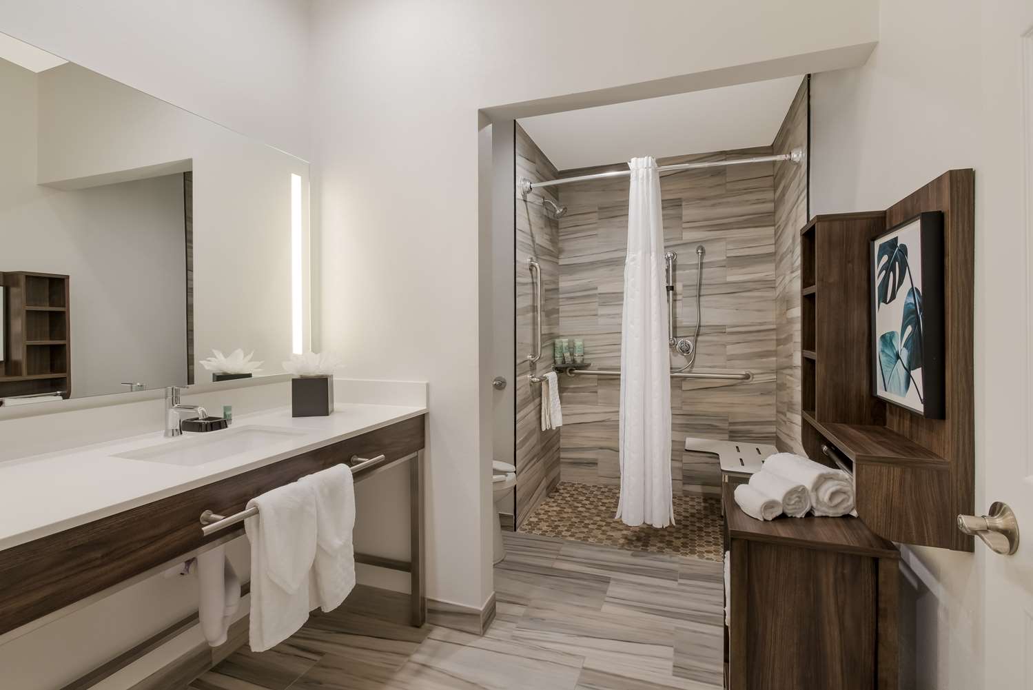 جناح بسريرين كوين بمطبخ صغير لذوي الإعاقة، BEST WESTERN LAPLACE INN 3/4