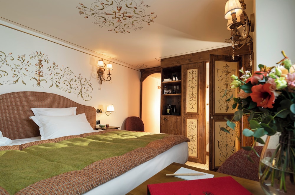 Northern, Triple, Queen Bed