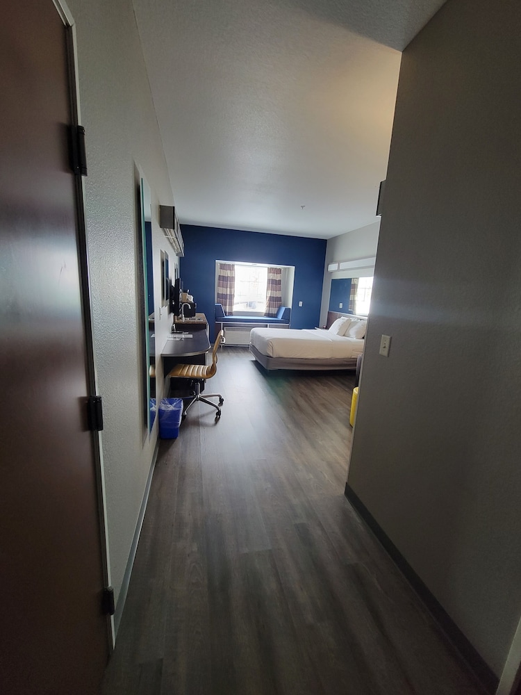 Microtel Inn Council Bluffs 31/50