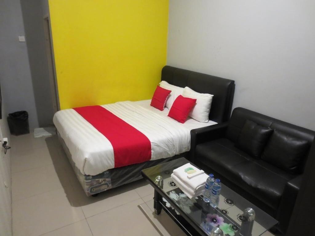 Oyo 111 Grand Palace Resident 7/21