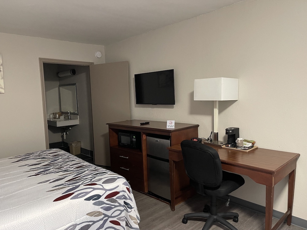 Red Roof Inn Lagrange 13/31