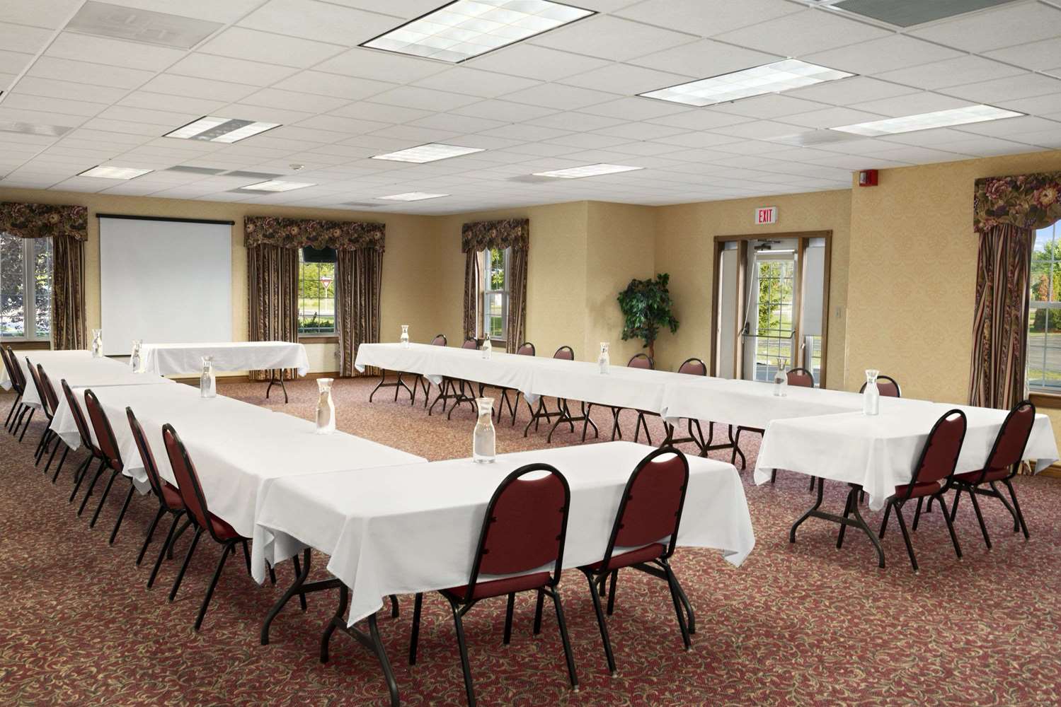 Days Inn by Wyndham Grayling 6/10
