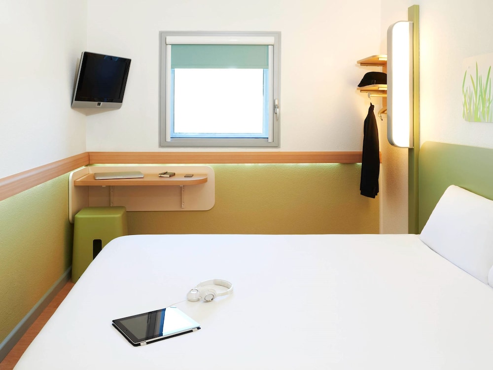 Ibis Budget Newport 23/44