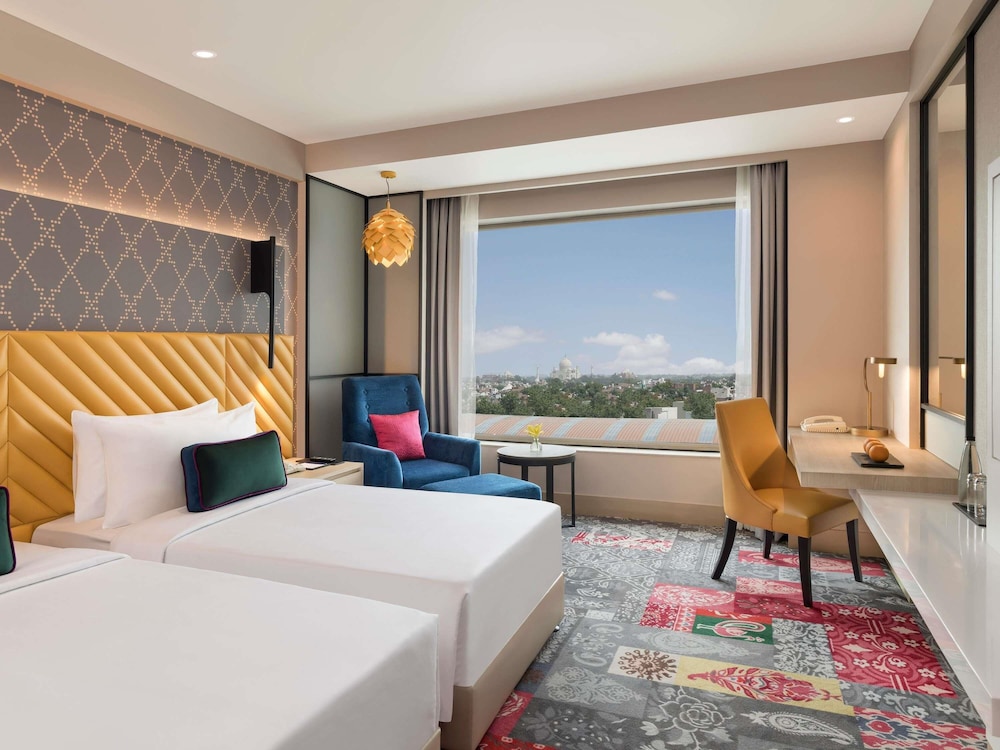 Grand Mercure Agra 17/50