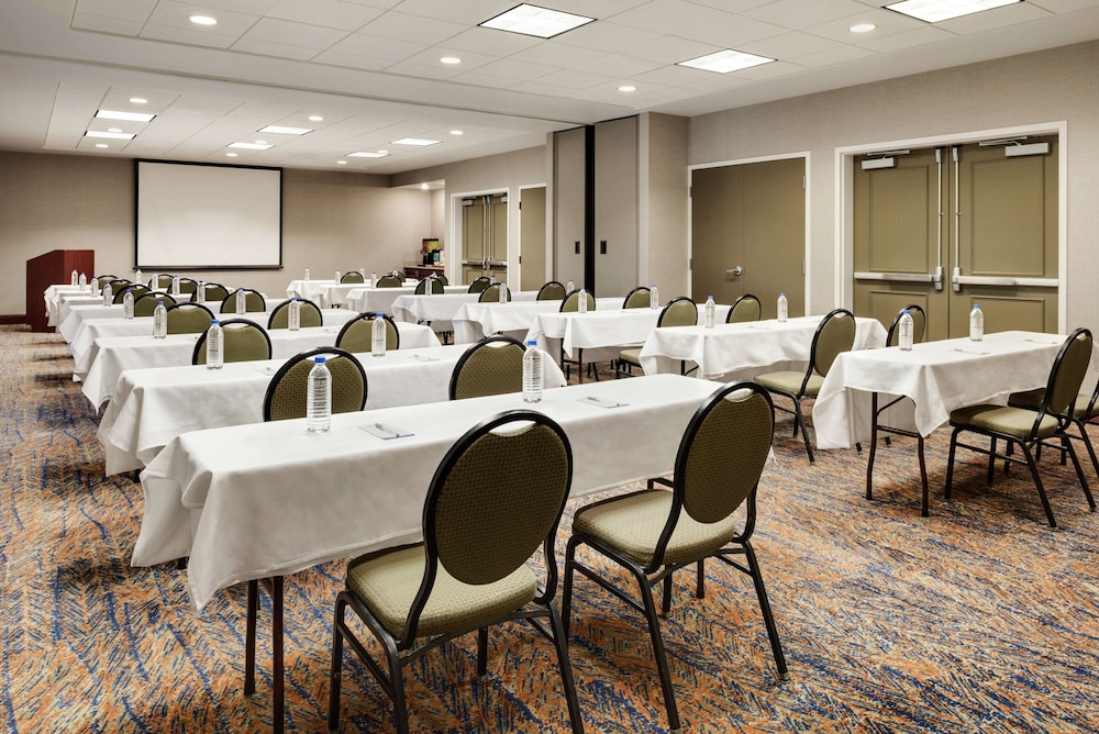 Hilton Garden Inn Dubuque Downtown 40/47