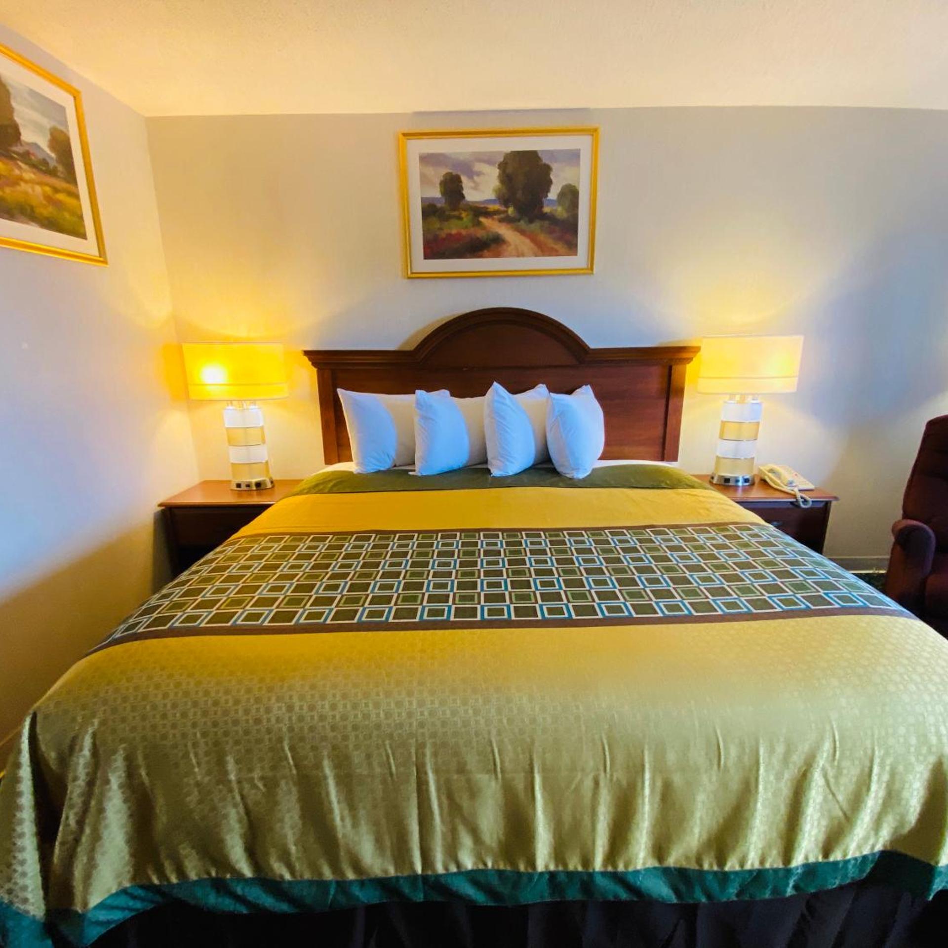 Harrisonville Inn & Suites 3/29
