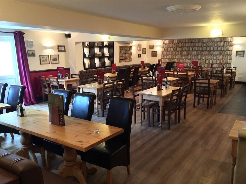 The Hunter's Lodge Inn 14/23