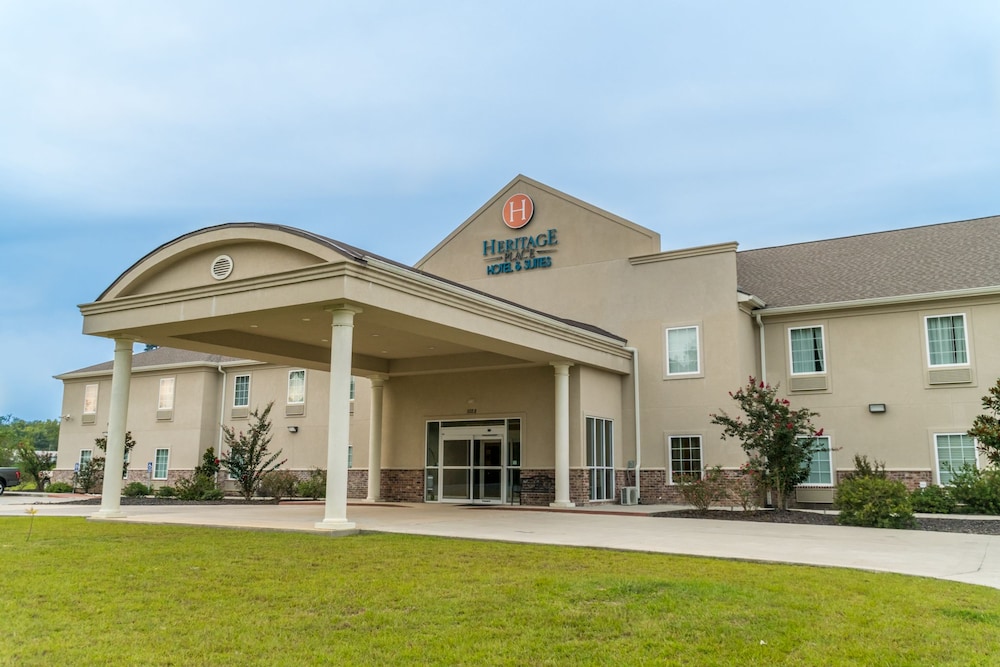 Heritage Place Hotel & Suites 2/48