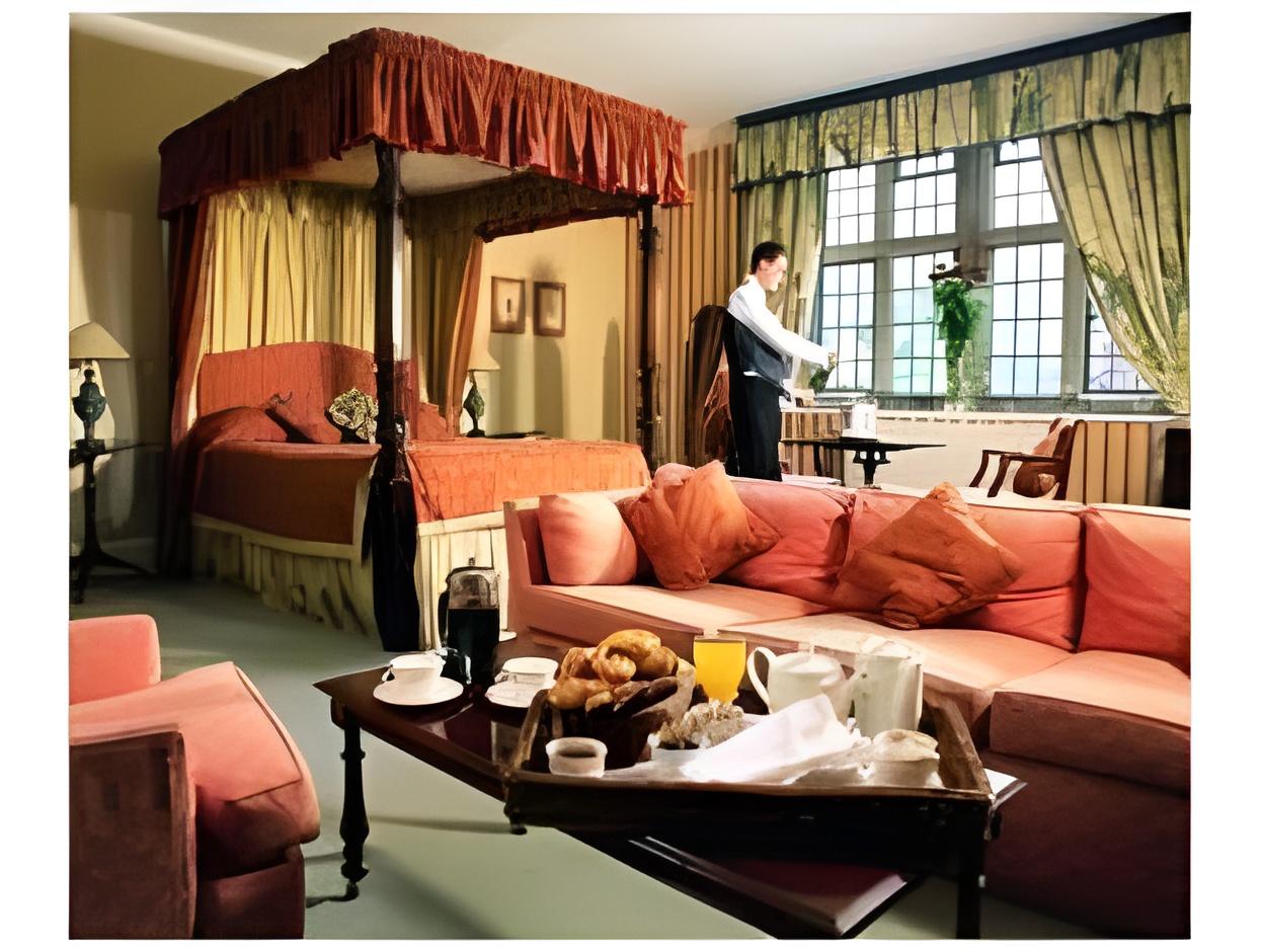 SUPERIOR ROOM