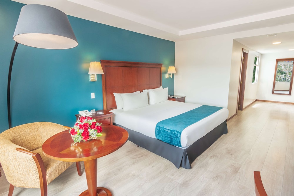 Sonesta Hotel Loja 22/70