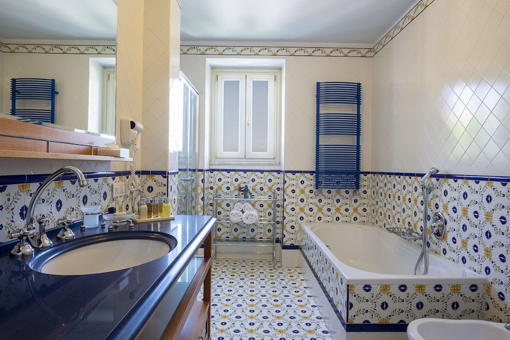 Manzi Hotel & Spa 77/77