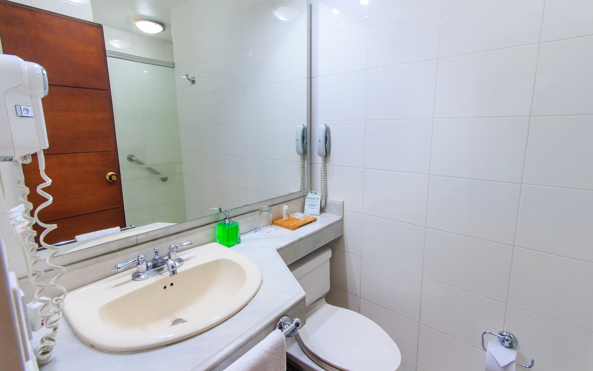 غرفة بسرير كوين، Pop Art Hotel Manizales Centro Historico 8/10