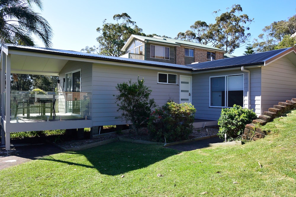 DUNGOWAN HOLIDAY ACCOMODATION 65/75