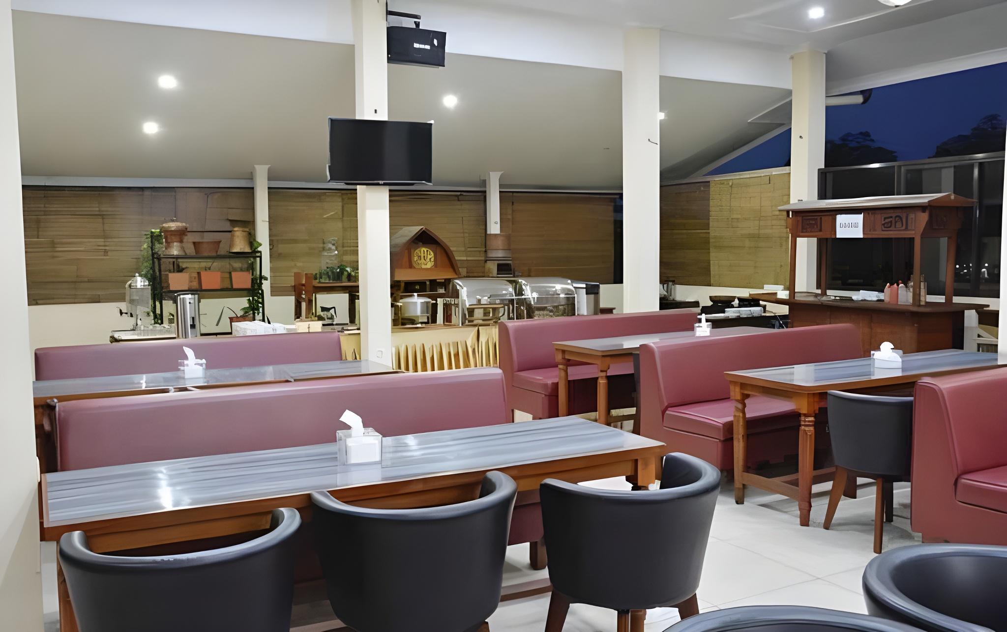 Taman Teratai Hotel 33/50
