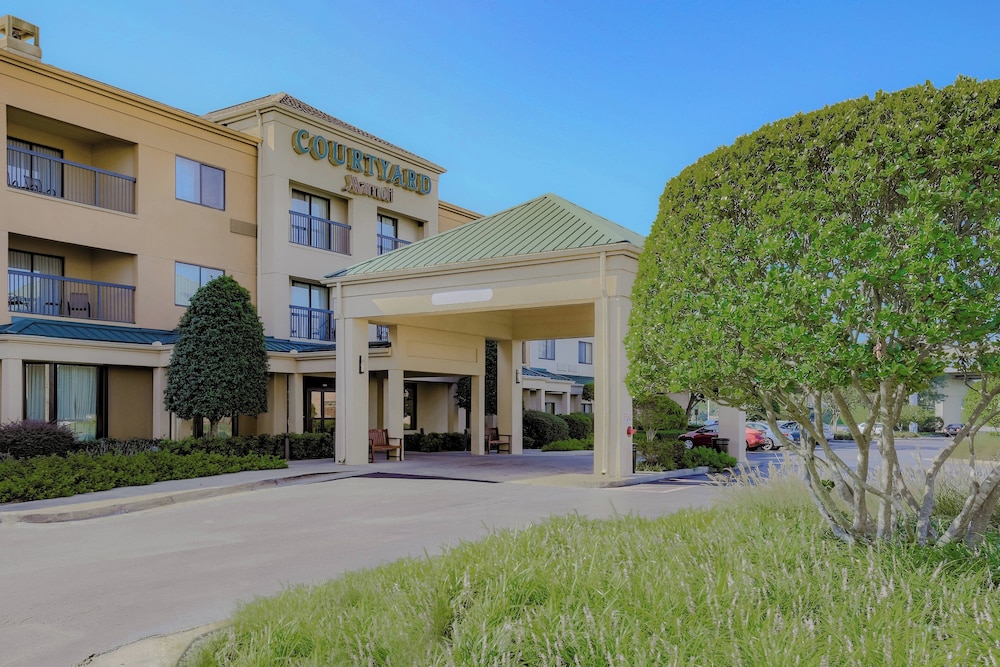Courtyard by Marriott Monroe 28/30