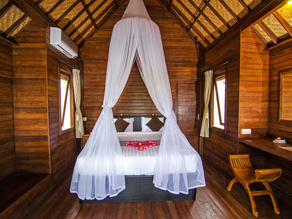Cassava Bungalow 11/37