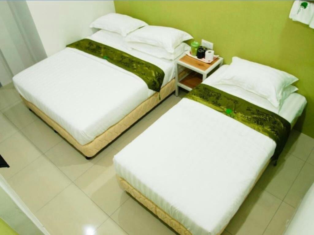 Green Hotel 5/15