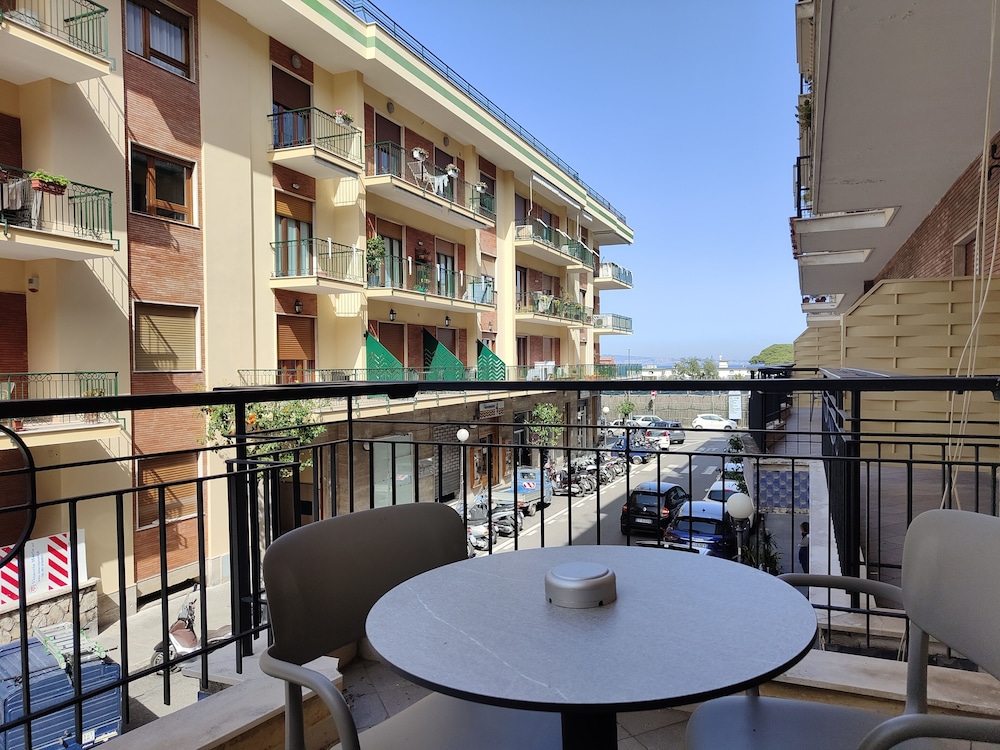 Rota Suites 43/58