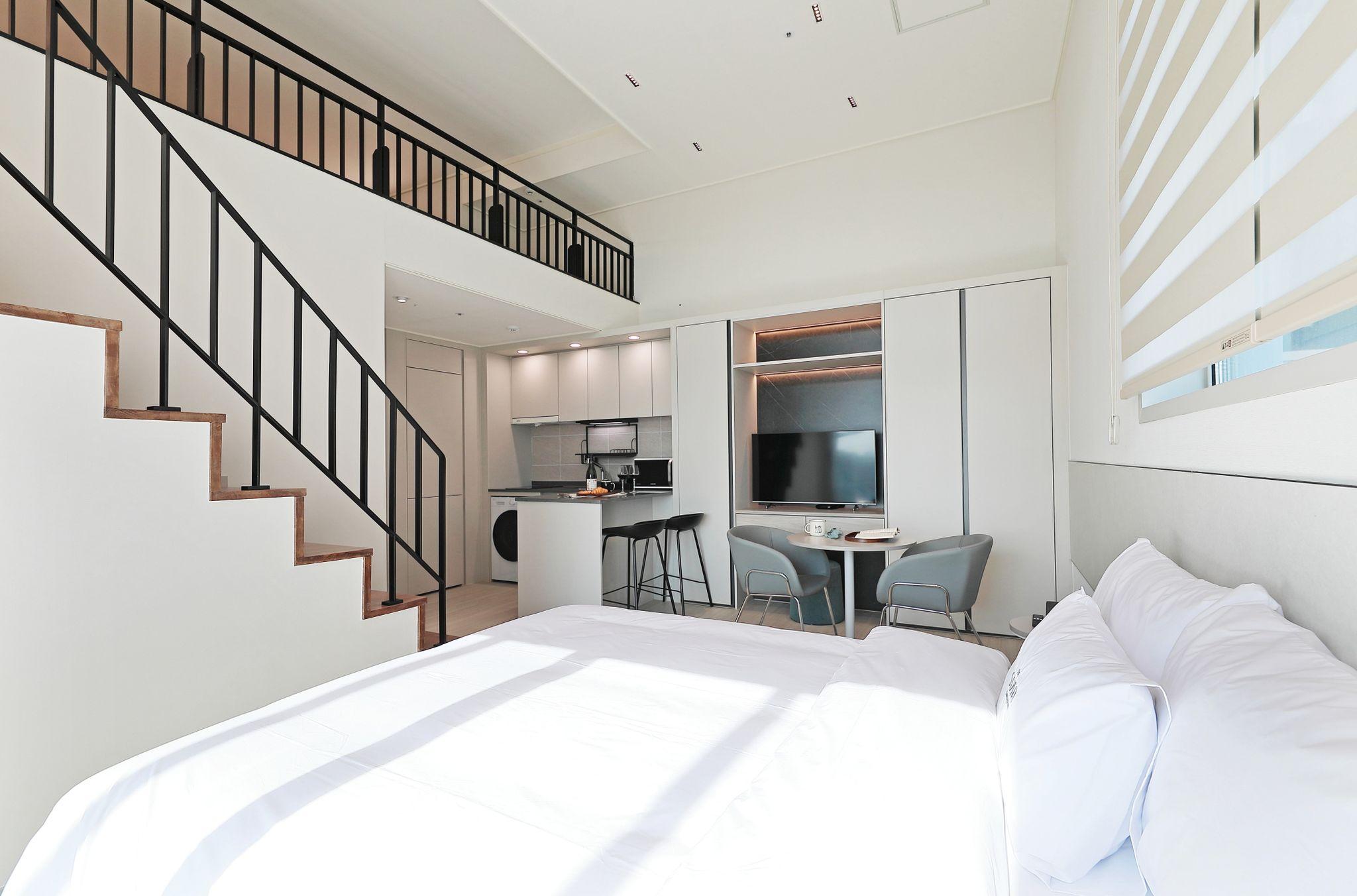 Upgrade, Club, Deluxe, Family, Twin Beds