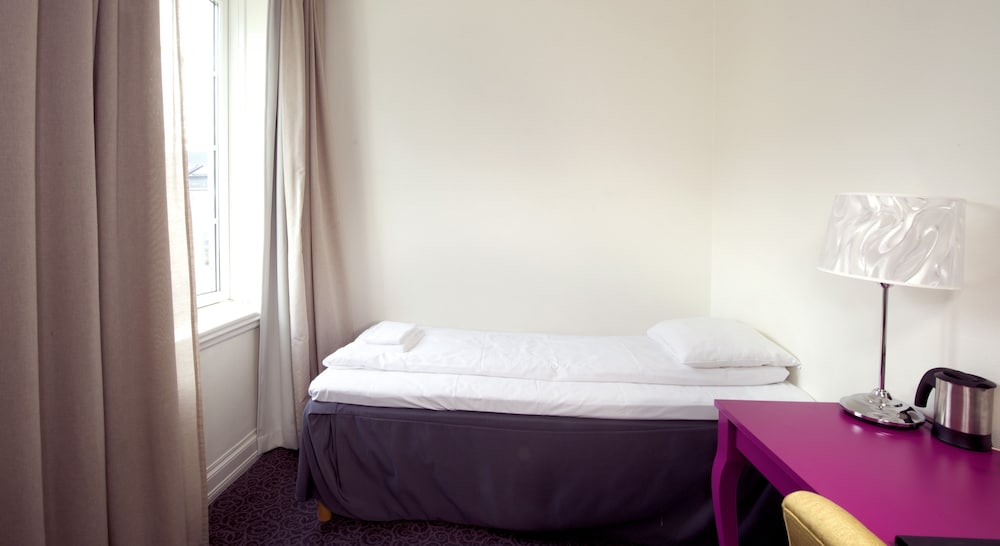 Home Hotel Savoy 37/81