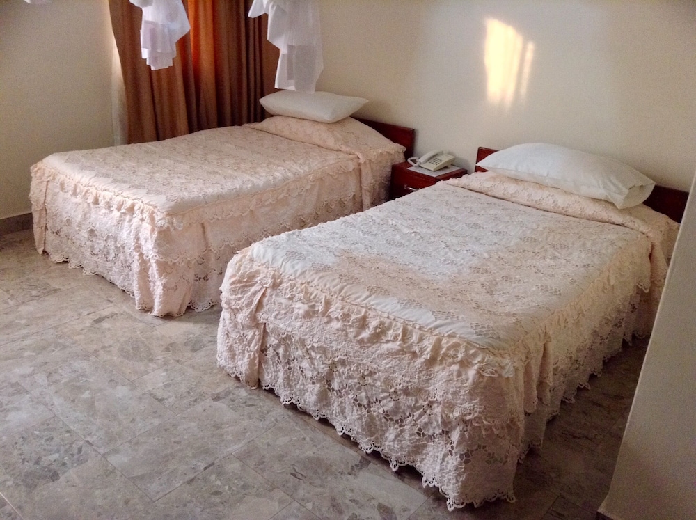 HOTEL BROVARD MASAKA 7/21